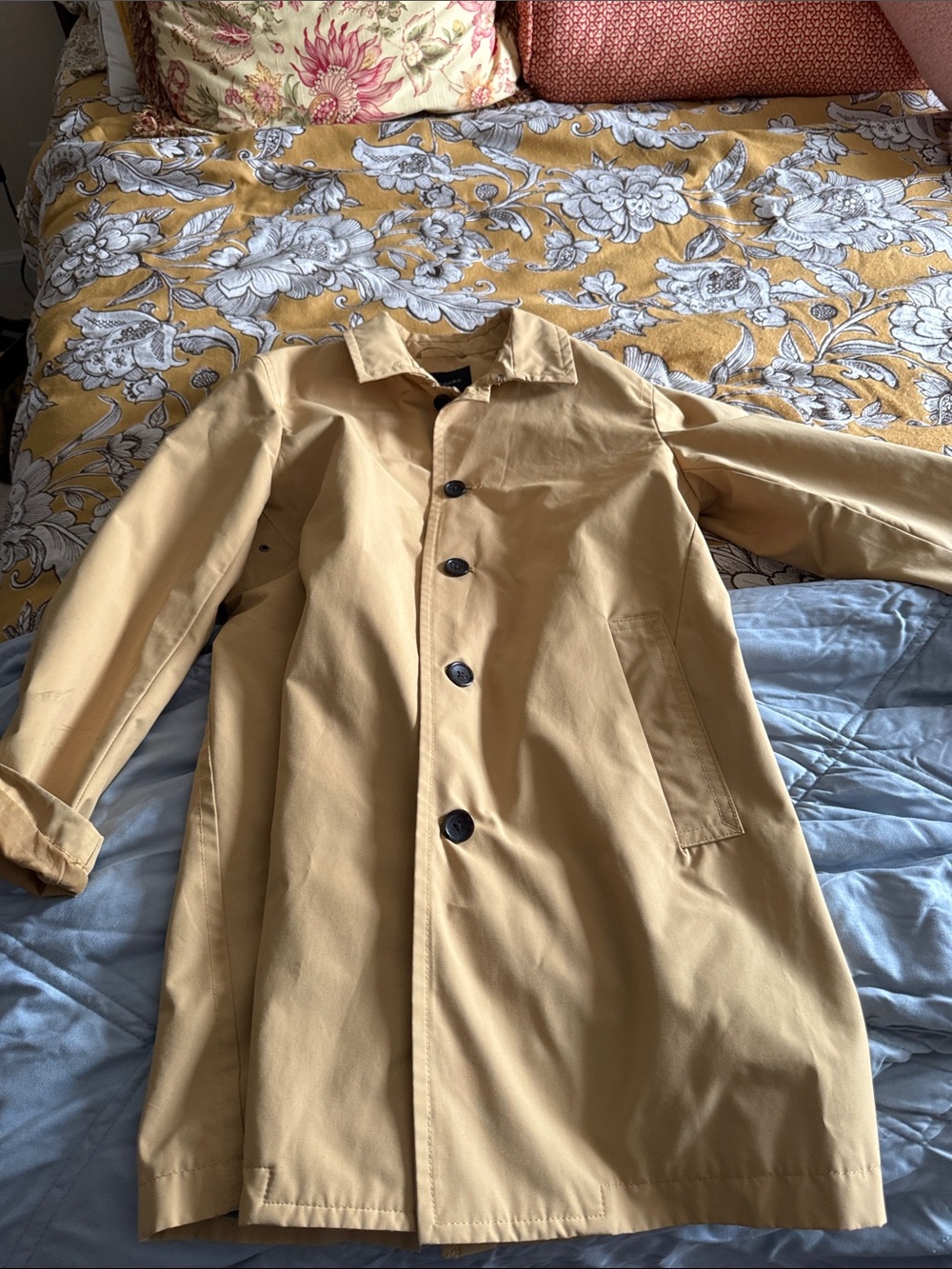 Banana Republic classic water repellent Trench